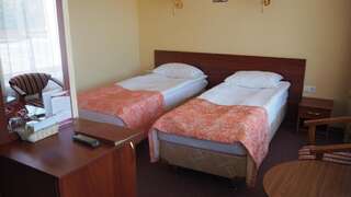 Гостиница Amaks Азов Отель Азов Стандартный двухместный номер с 2 отдельными кроватями-1
